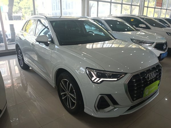 Audi Q3 2021, 76100 км, за 18374 USD
