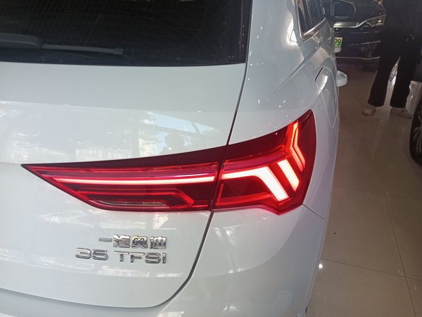 Audi Q3 2021, 76100 км, за 18374 USD - фото 8