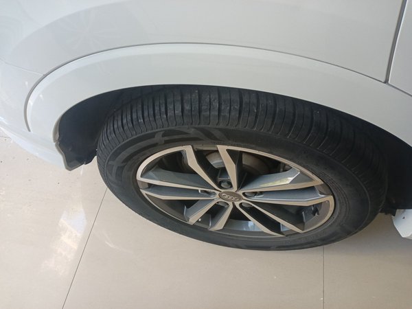 Audi Q3 2021, 76100 км, за 18374 USD - фото 10