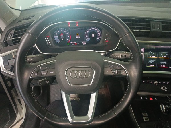 Audi Q3 2021, 76100 км, за 18374 USD - фото 12