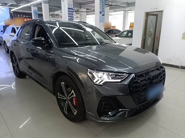 Audi Q3 2021, 55500 км, за 18874 USD
