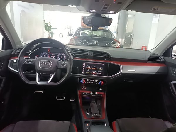 Audi Q3 2021, 55500 км, за 18874 USD - фото 13