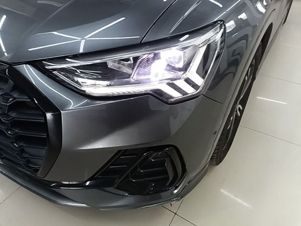Audi Q3 2021, 55500 км, за 18874 USD - фото 9