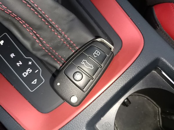 Audi Q3 2021, 55500 км, за 18874 USD - фото 12