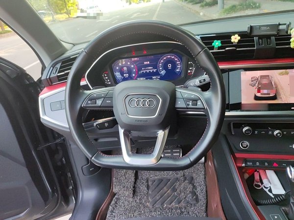 Audi Q3 2021, 55100 км, за 18174 USD - фото 11