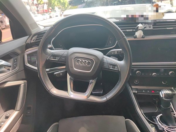 Audi Q3 2022, 58600 км, за 24105 USD - фото 9