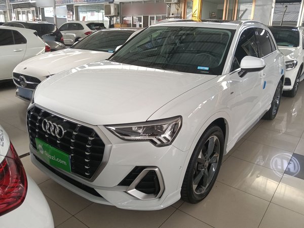 Audi Q3 2022 35 TFSI Fashion Dynamic Model