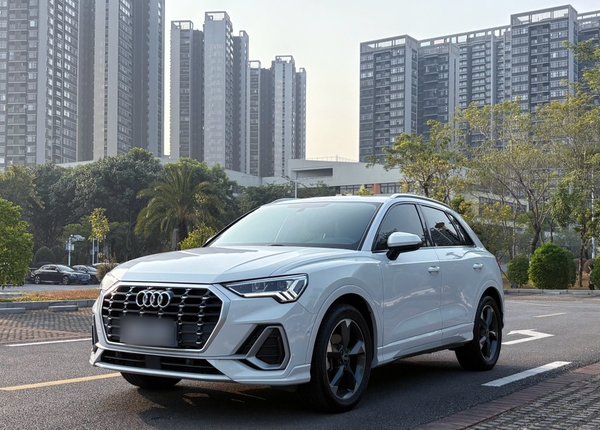 Audi Q3 · 2022 год