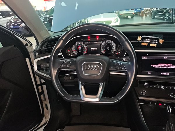 Audi Q3 2022, 48200 км, за 22461 USD - фото 11
