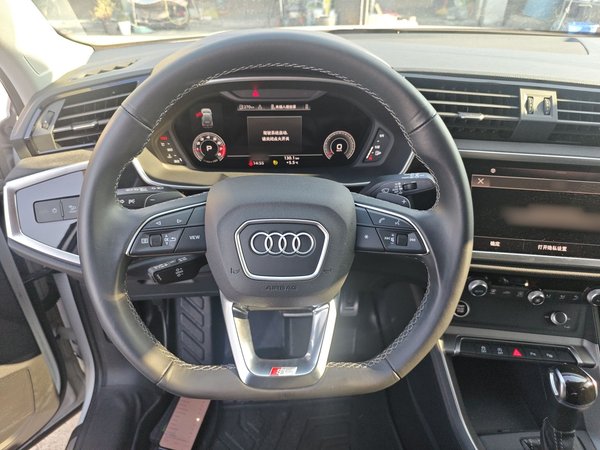 Audi Q3 2022, 49900 км, за 21821 USD - фото 12