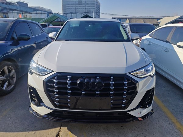 Audi Q3 2022, 49900 км, за 21821 USD - фото 4