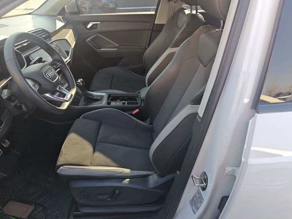 Audi Q3 2022, 49900 км, за 21821 USD - фото 16