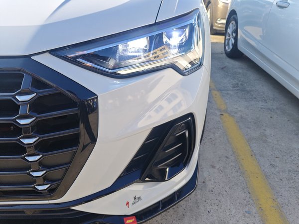 Audi Q3 2022 35 TFSI Fashion Dynamic Model, 2022 года