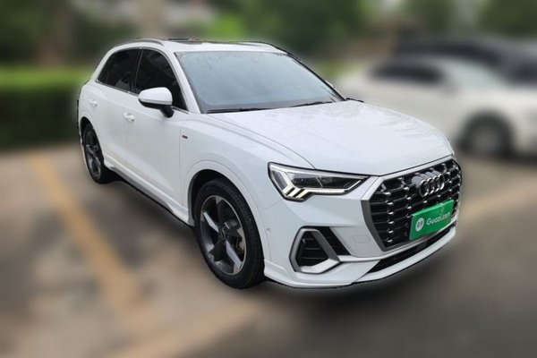 Audi Q3 2022, 73000 км, за 18507 USD