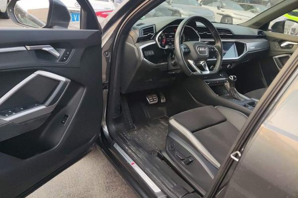 Audi Q3 2022, 55300 км, за 22603 USD - фото 17