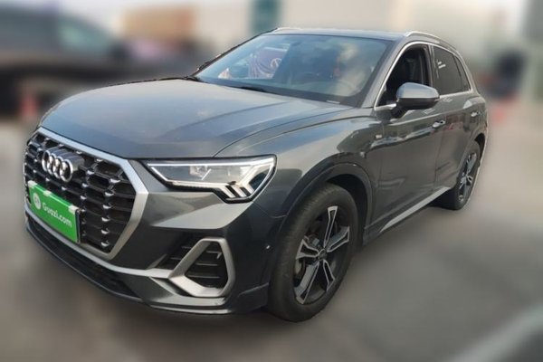 Audi Q3 · 2022 год