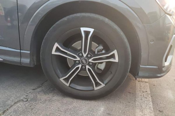 Audi Q3 2022, 55300 км, за 22603 USD - фото 8