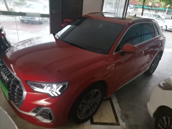 Audi Q3 · 2022 год