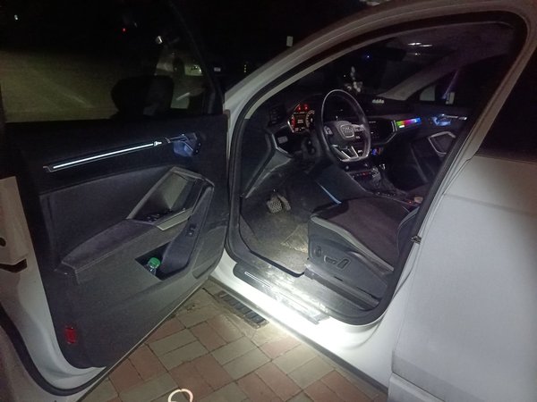 Audi Q3 2023, 22500 км, за 25388 USD - фото 13