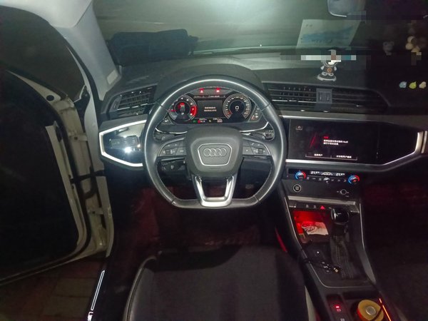 Audi Q3 2023 35 TFSI Fashion Dynamic Model (1.4T), 2023 года