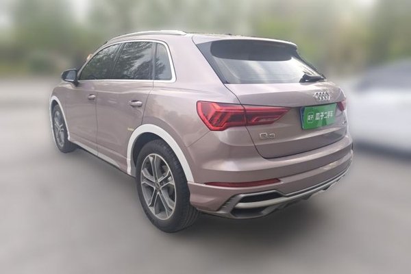 Audi Q3 2023, 36300 км, за 23619 USD