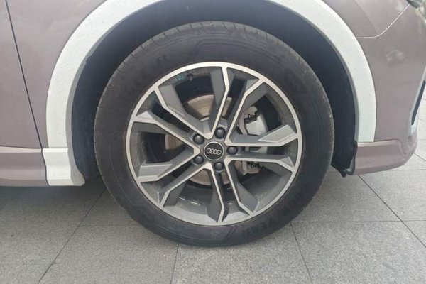 Audi Q3 2023, 36300 км, за 23619 USD - фото 8