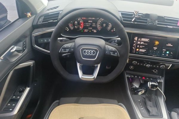 Audi Q3 2023, 36300 км, за 23619 USD - фото 11