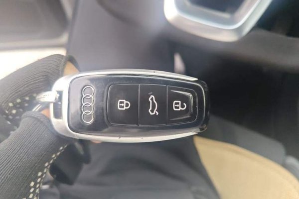 Audi Q3 2023, 36300 км, за 23619 USD - фото 9