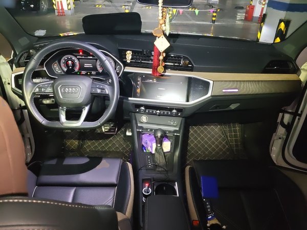 Audi Q3 2024, 16800 км, за 23233 USD - фото 10