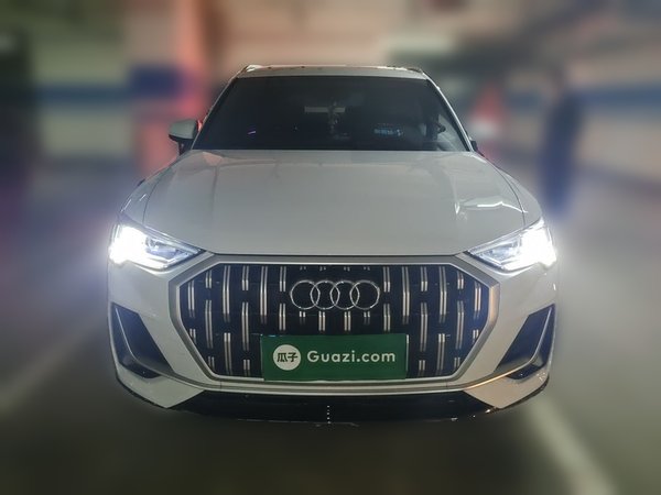 Audi Q3 2024, 16800 км, за 23233 USD