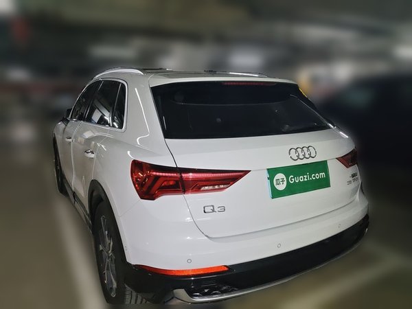 Audi Q3 2024, 16800 км, за 23233 USD
