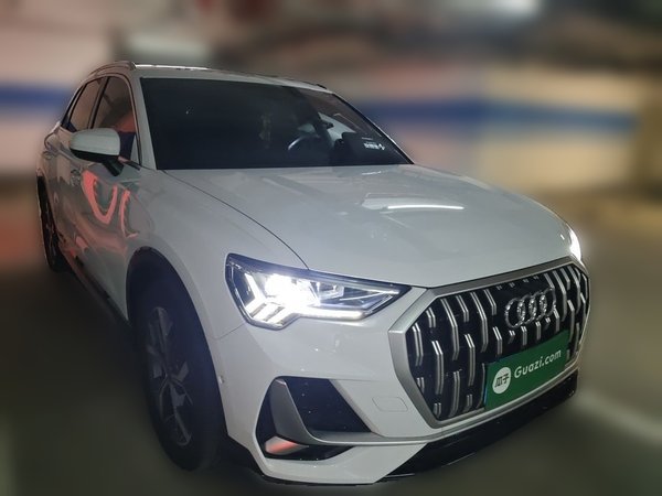 Audi Q3 2024, 16800 км, за 23233 USD