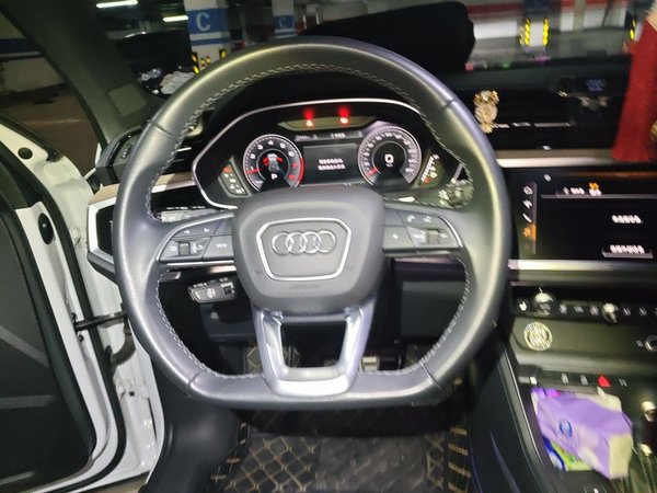 Audi Q3 2024, 16800 км, за 23233 USD - фото 11