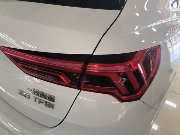 Audi Q3 2024, 19700 км, за 23895 USD - фото 7