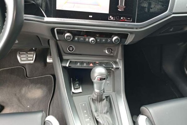 Audi Q3 2024, 27700 км, за 22703 USD - фото 17