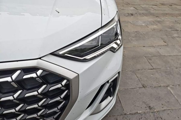 Audi Q3 2024, 27700 км, за 22703 USD - фото 9