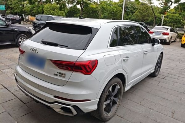 Audi Q3 2024, 27700 км, за 22703 USD - фото 6