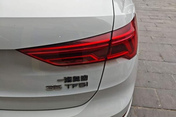 Audi Q3 2024, 27700 км, за 22703 USD - фото 7