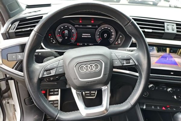 Audi Q3 2024, 27700 км, за 22703 USD - фото 14