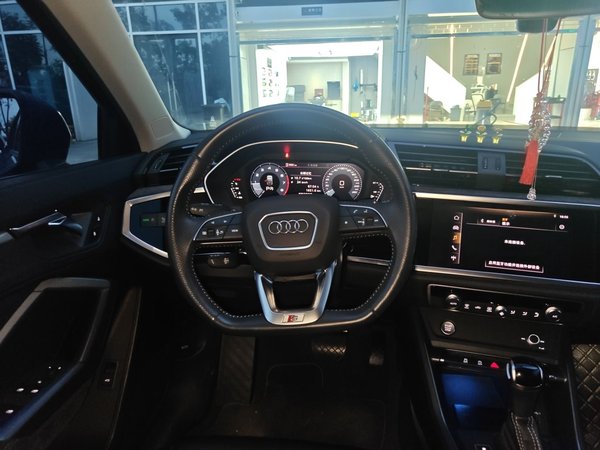 Audi Q3 Sportback 2020, 38600 км, за 15909 USD - фото 11