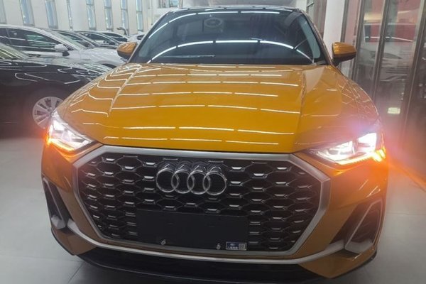 Audi Q3 Sportback 2020, 92300 км, за 18014 USD