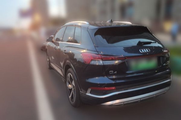 Audi Q4 e-tron 2023, 40500 км, за 17591 USD