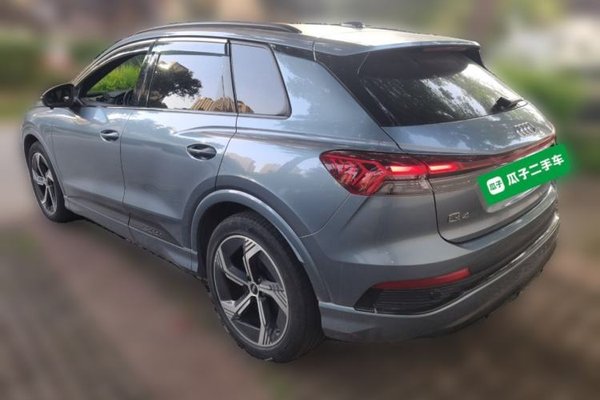 Audi Q4 e-tron 2023, 64400 км, за 17721 USD