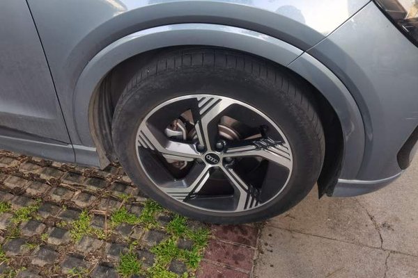 Audi Q4 e-tron 2023, 64400 км, за 17721 USD - фото 8