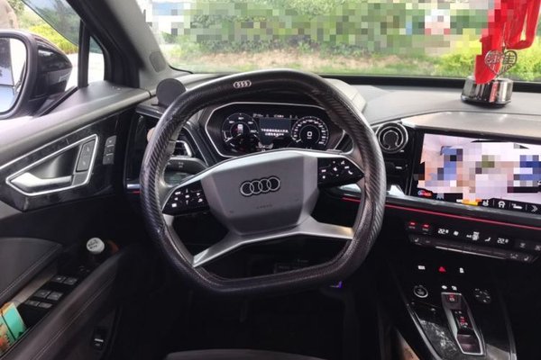 Audi Q4 e-tron 2023, 64400 км, за 17721 USD - фото 11