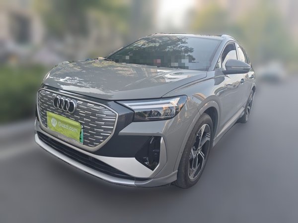 Audi Q4 e-tron · 2023 год