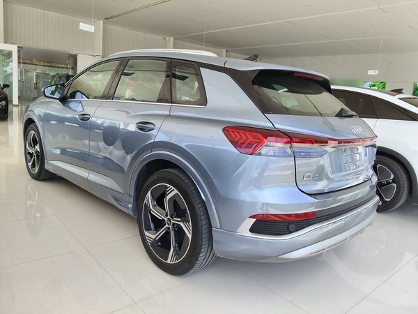Audi Q4 e-tron 2024, 17300 км, за 23145 USD - фото 7