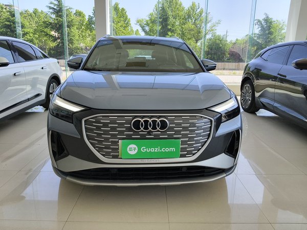 Audi Q4 e-tron 2024, 17300 км, за 23145 USD