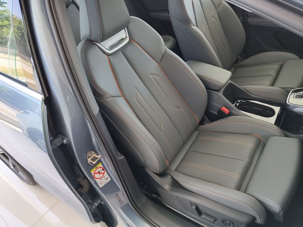 Audi Q4 e-tron 2024, 17300 км, за 23145 USD - фото 21