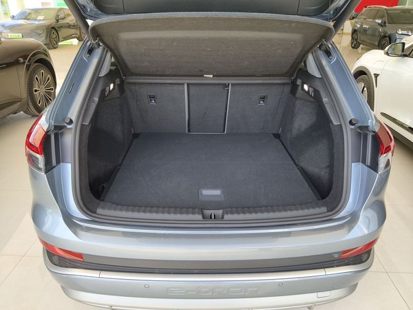 Audi Q4 e-tron 2024, 17300 км, за 23145 USD - фото 14